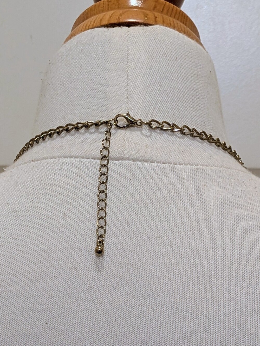 EUC 18"-20" Chain Armor Bib Necklace with Faceted Pink Glass Beads - Picture 6 of 8
